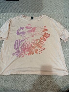 wild fable oversized lightweight t-shirt (M)